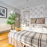 1637 - Cosy Retreat In Paris Olympic Games 2024